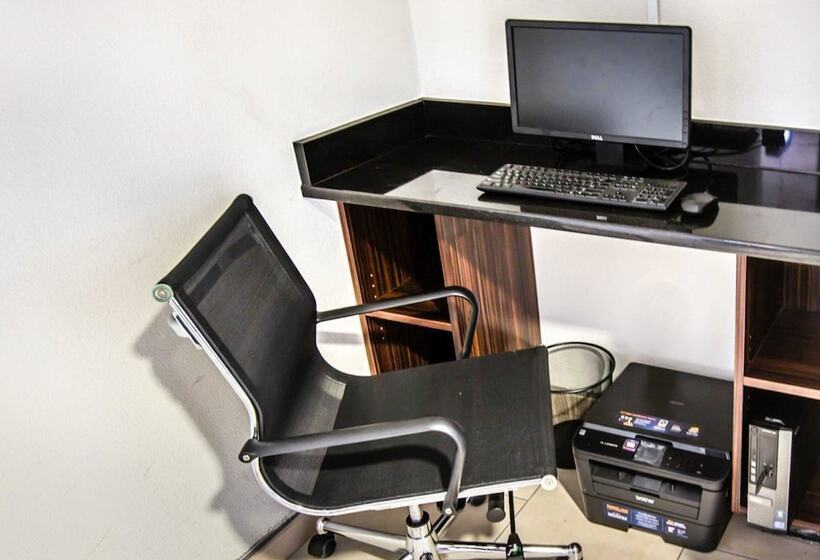 酒店 Sleep Inn Near Outlets