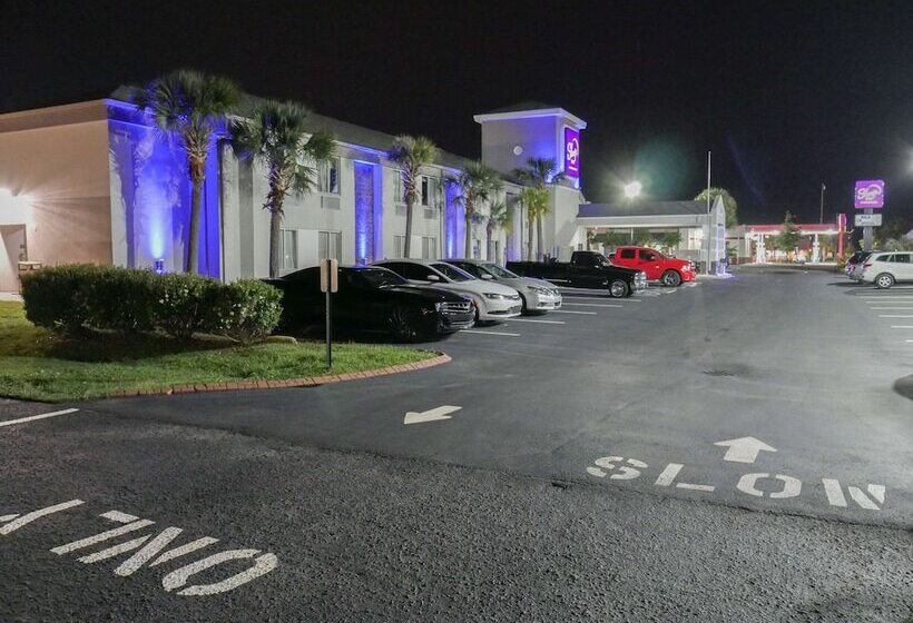 酒店 Sleep Inn Near Outlets