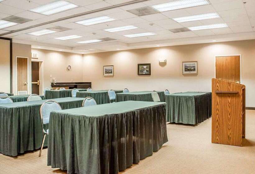 Отель Sleep Inn Sea Tac Airport