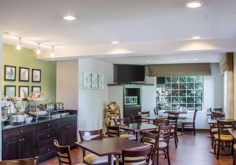 Отель Sleep Inn Sea Tac Airport