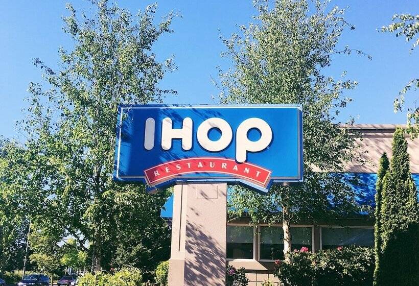 Отель Sleep Inn Sea Tac Airport