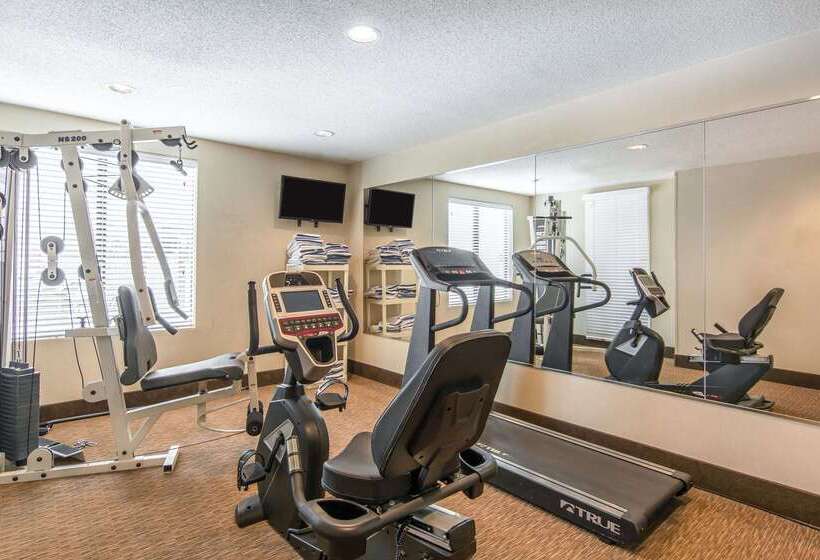 酒店 Spark By Hilton Fredericksburg Southpoint