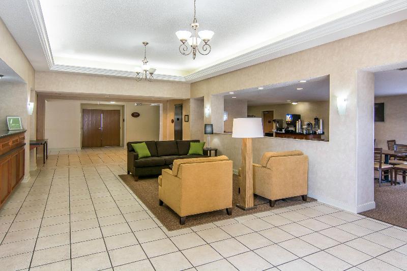 酒店 Spark By Hilton Fredericksburg Southpoint