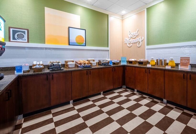 酒店 Spark By Hilton Fredericksburg Southpoint