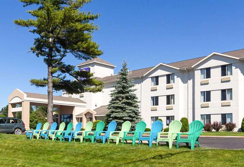 فندق Sleep Inn & Suites Bay View Acme   Traverse City