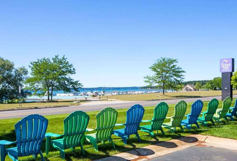 فندق Sleep Inn & Suites Bay View Acme   Traverse City