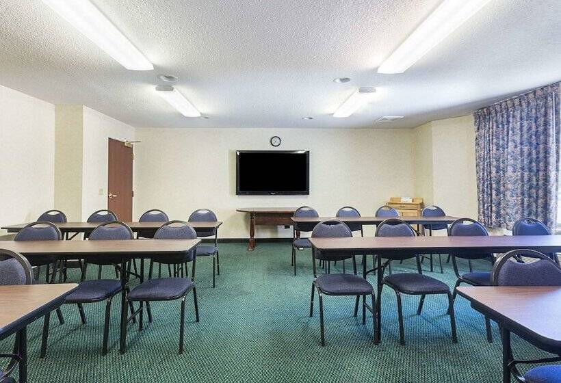 فندق Sleep Inn & Suites Bay View Acme   Traverse City