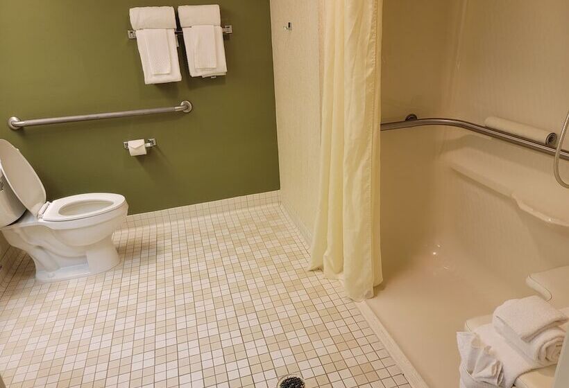 فندق Sleep Inn & Suites Bay View Acme   Traverse City