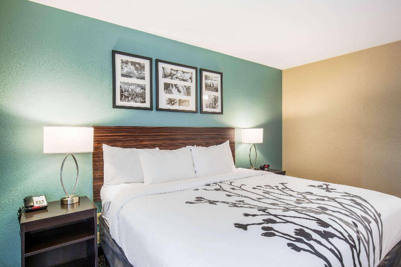 هتل Sleep Inn & Suites