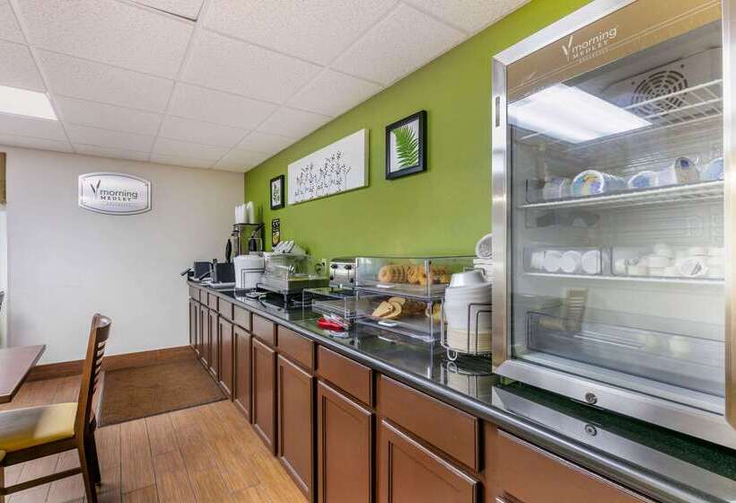 בית מלון כפרי Sleep Inn & Suites Near Sports World Blvd