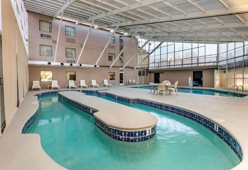 בית מלון כפרי Sleep Inn & Suites Near Sports World Blvd