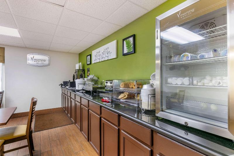 בית מלון כפרי Sleep Inn & Suites Near Sports World Blvd