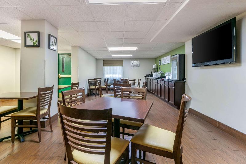 בית מלון כפרי Sleep Inn & Suites Near Sports World Blvd