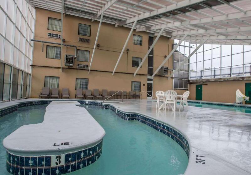 בית מלון כפרי Sleep Inn & Suites Near Sports World Blvd