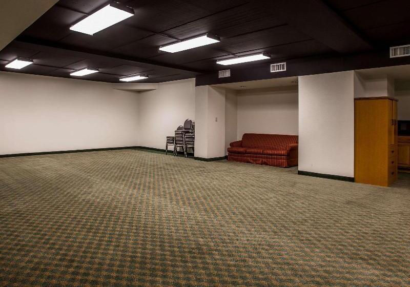 בית מלון כפרי Sleep Inn & Suites Near Sports World Blvd