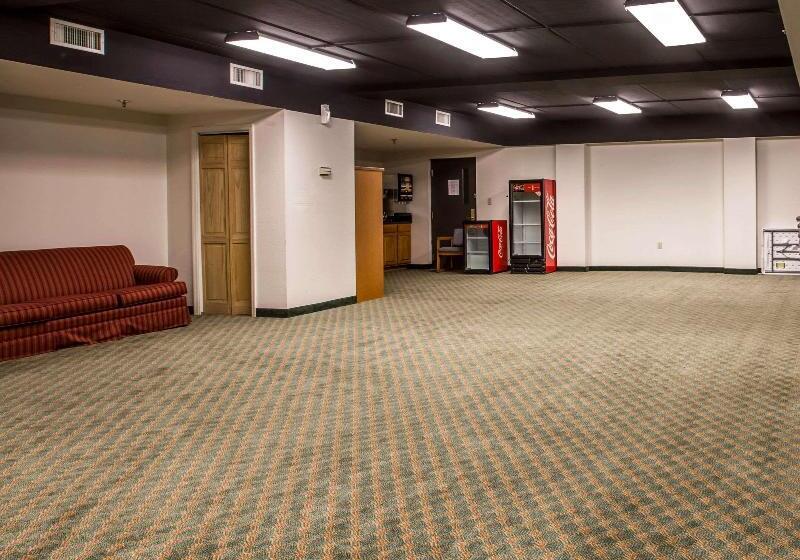 בית מלון כפרי Sleep Inn & Suites Near Sports World Blvd