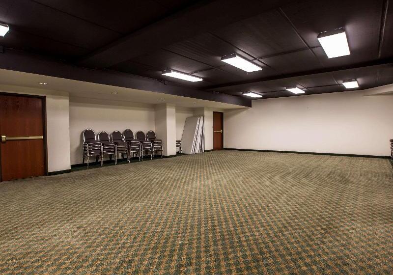 בית מלון כפרי Sleep Inn & Suites Near Sports World Blvd