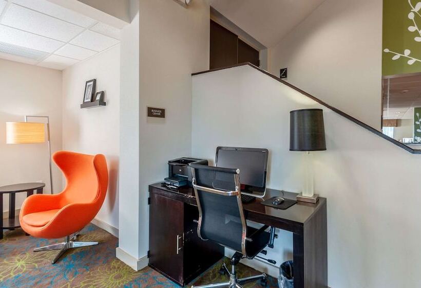 酒店 Sleep Inn & Suites Harrisonburg Near University