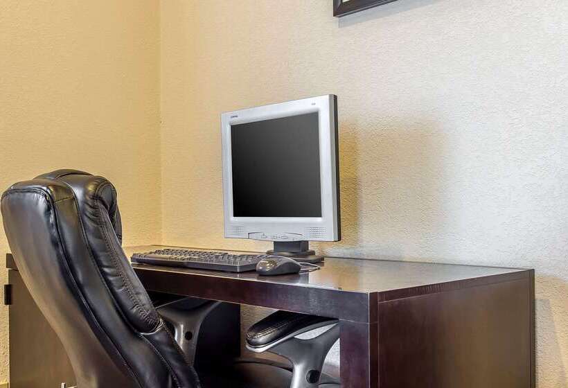 Отель Sleep Inn & Suites