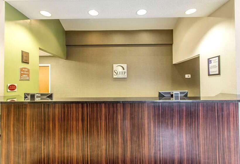 Отель Sleep Inn & Suites