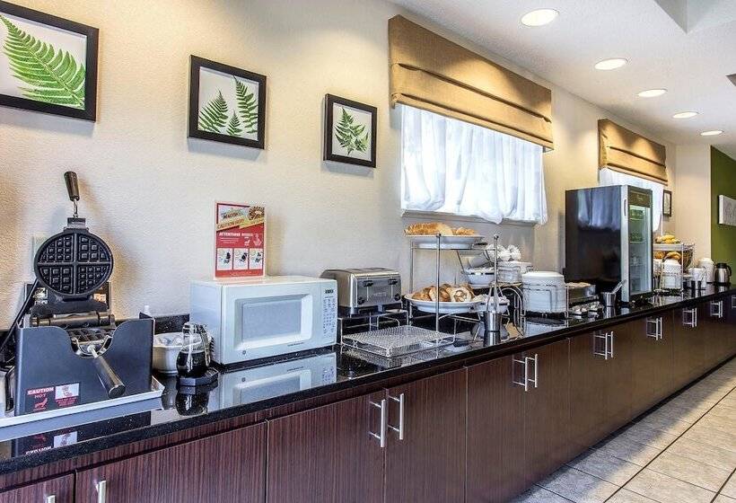 Отель Sleep Inn & Suites