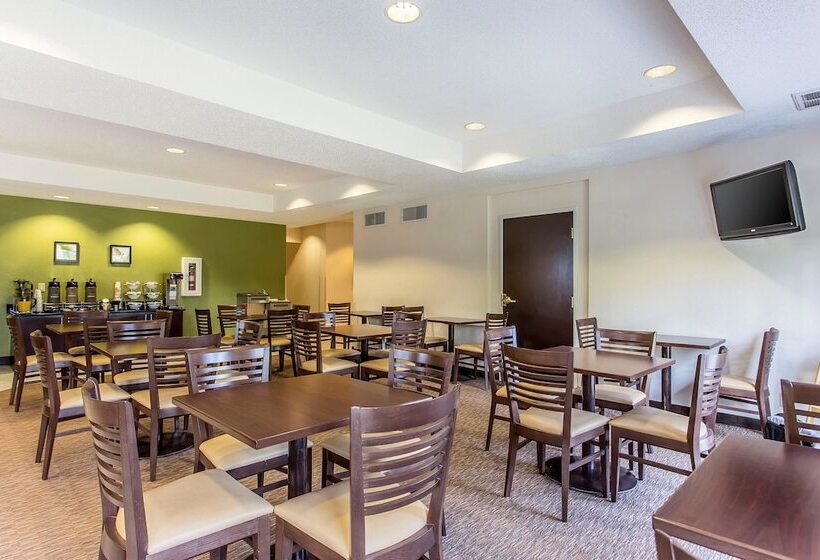 Отель Sleep Inn & Suites