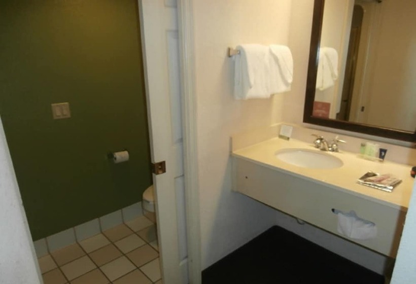 Отель Sleep Inn & Suites