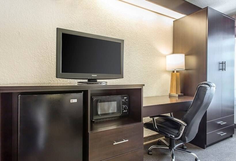 Отель Sleep Inn & Suites