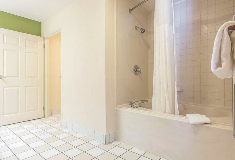 Отель Sleep Inn & Suites