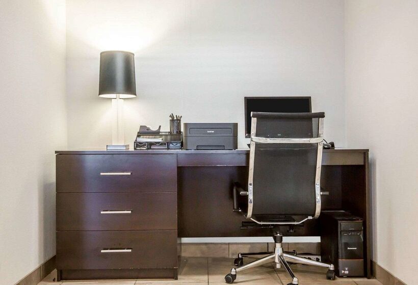 ホテル Sleep Inn & Suites Queensbury  Lake George