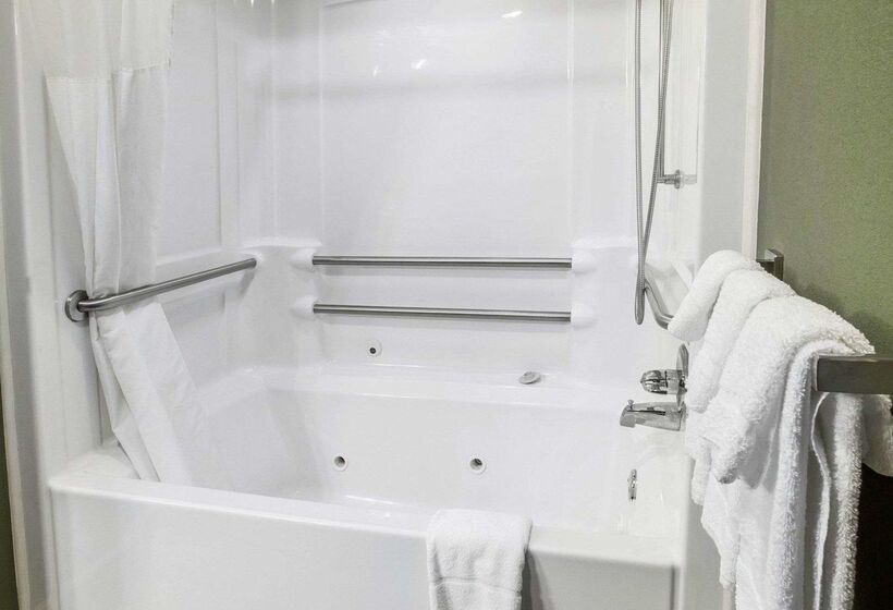 ホテル Sleep Inn & Suites Queensbury  Lake George