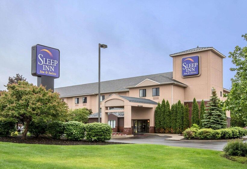 ホテル Sleep Inn & Suites Queensbury  Lake George