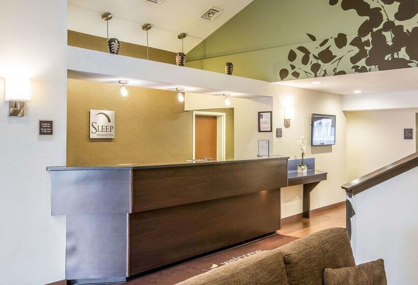 ホテル Sleep Inn & Suites Queensbury  Lake George