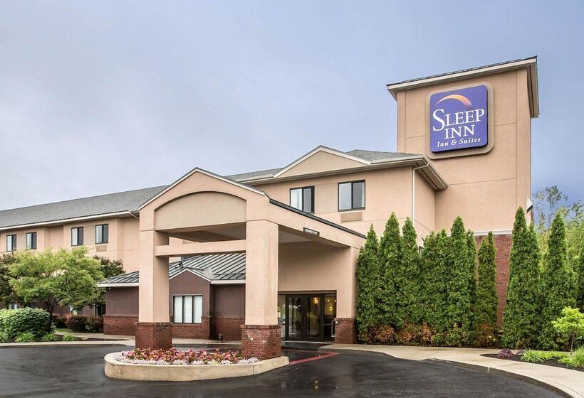ホテル Sleep Inn & Suites Queensbury  Lake George