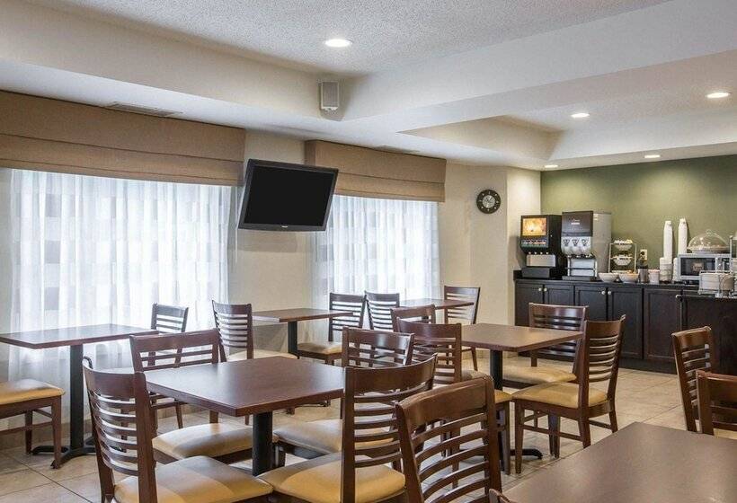 ホテル Sleep Inn & Suites Queensbury  Lake George