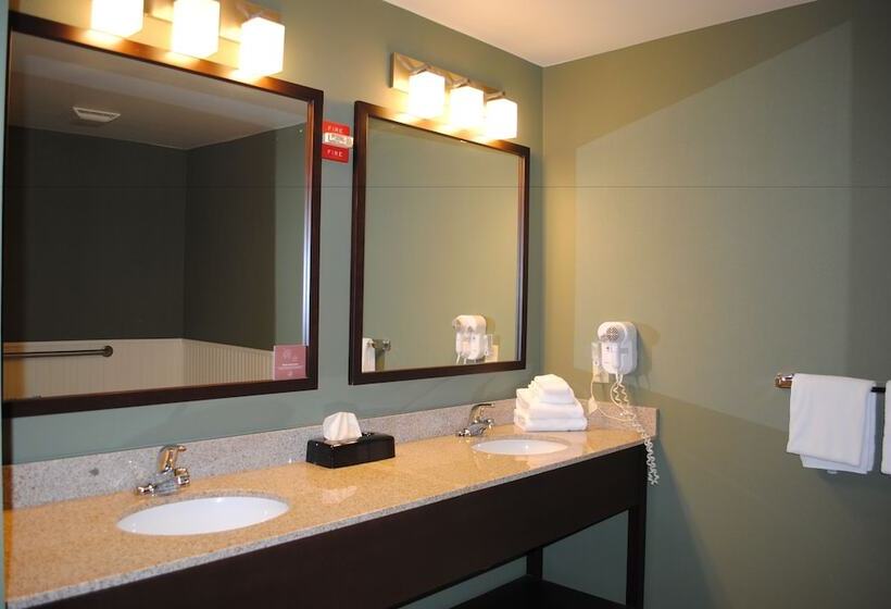 ホテル Sleep Inn & Suites Queensbury  Lake George