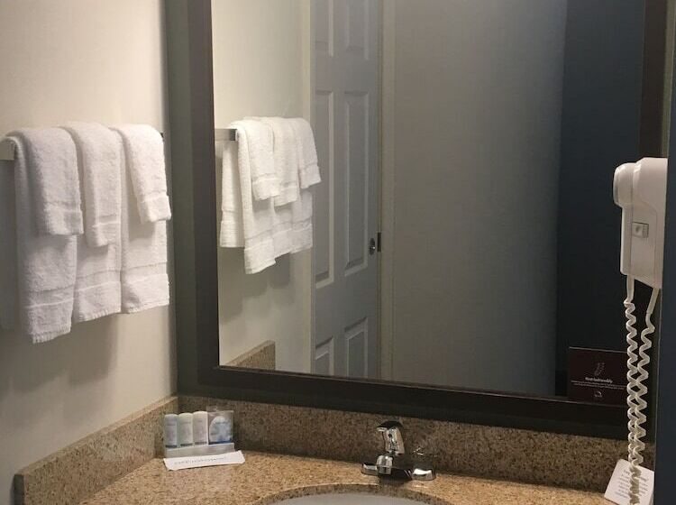 ホテル Sleep Inn & Suites Queensbury  Lake George