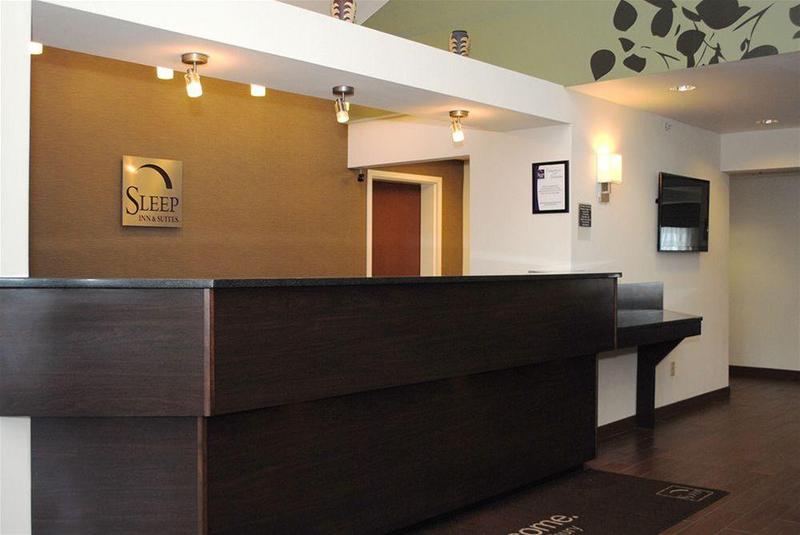 ホテル Sleep Inn & Suites Queensbury  Lake George