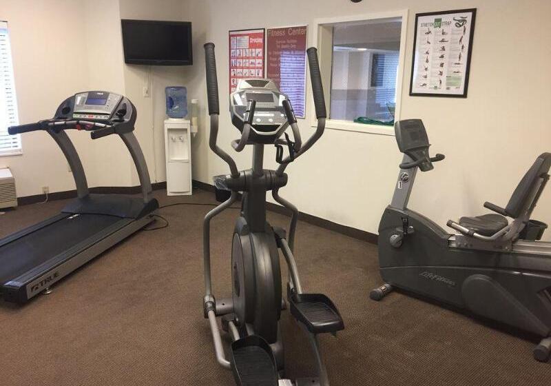 Отель Sleep Inn & Suites Queensbury  Lake George