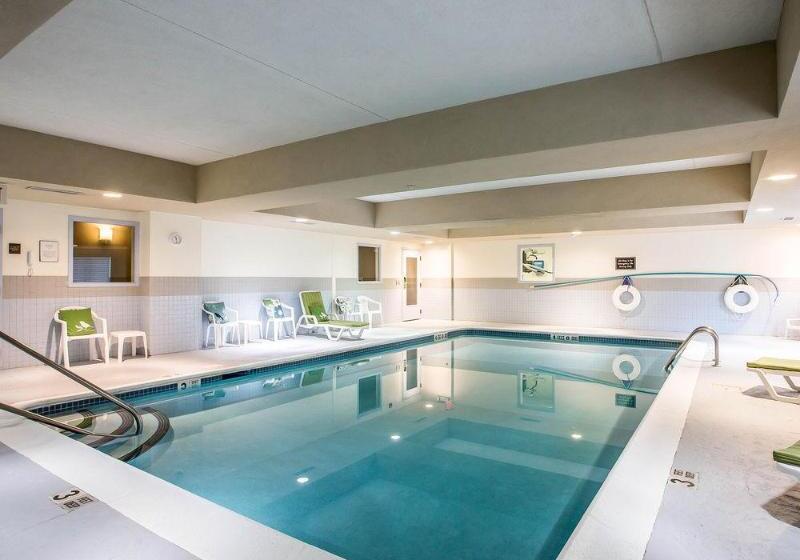 ホテル Sleep Inn & Suites Queensbury  Lake George