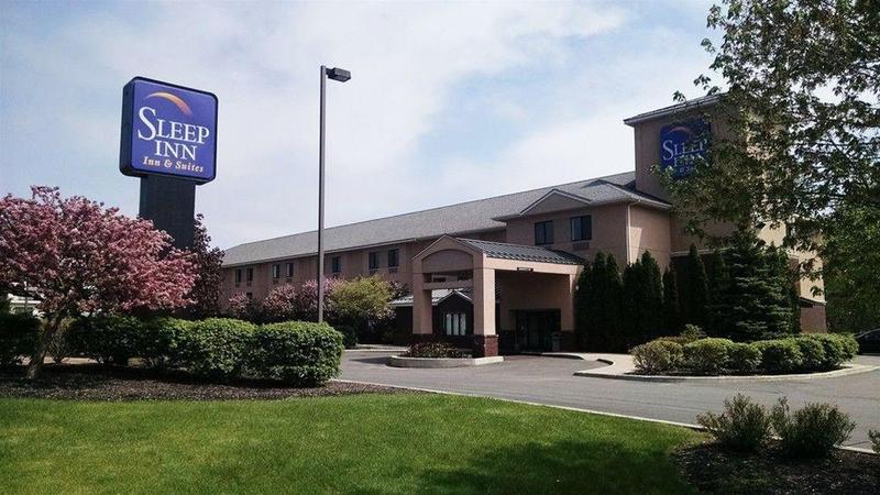ホテル Sleep Inn & Suites Queensbury  Lake George