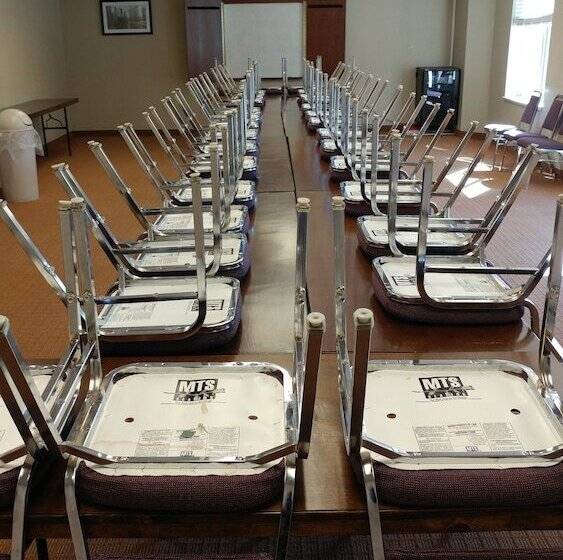 בית מלון כפרי Sleep Inn & Suites Roseburg North Near Medical Center