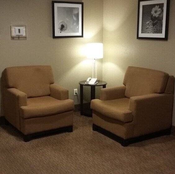 בית מלון כפרי Sleep Inn & Suites Roseburg North Near Medical Center