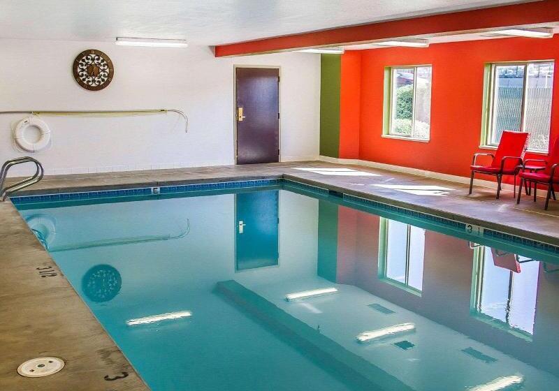 בית מלון כפרי Sleep Inn & Suites Roseburg North Near Medical Center