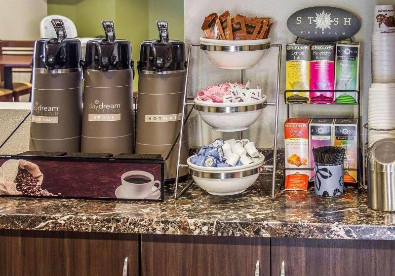 בית מלון כפרי Sleep Inn & Suites Roseburg North Near Medical Center