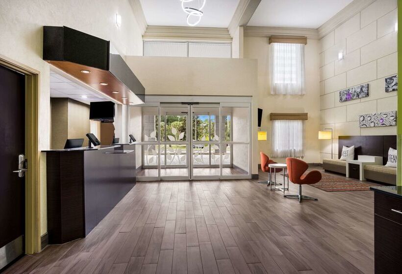 فندق Sleep Inn & Suites