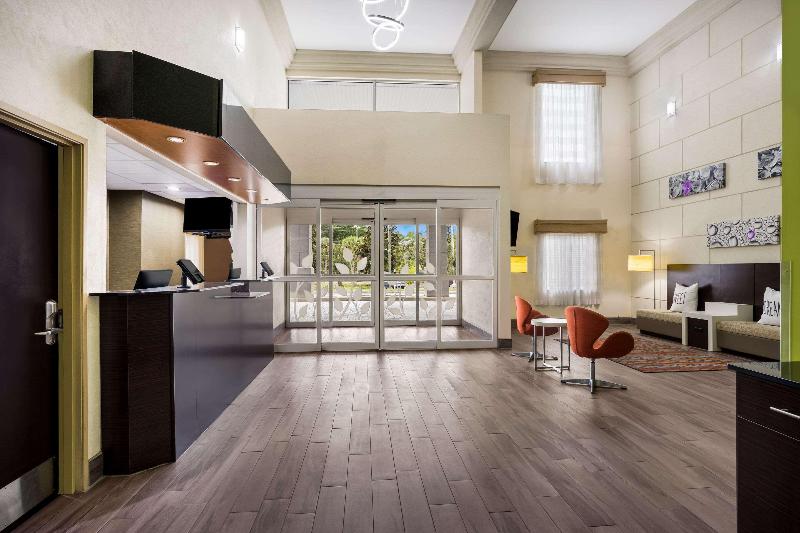 فندق Sleep Inn & Suites