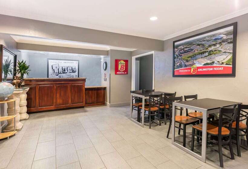 ホテル Super 8 By Wyndham Arlington Near At&t Stadium