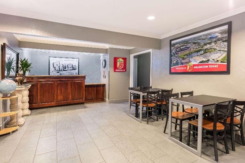ホテル Super 8 By Wyndham Arlington Near At&t Stadium