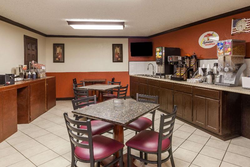 Отель Super 8 By Wyndham Athens Tx